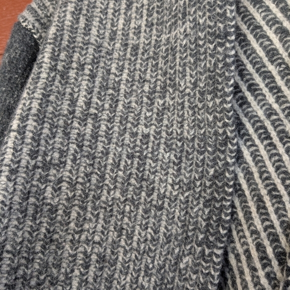 🖖 Gap 🖖 100% Lambs Wool Grey Chevron Long Sleeve Open Front Cardigan - Picture 2 of 6